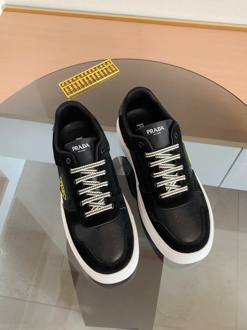 Factory price 420. 【PRADA】Prada’s latest 🎁🎁 fashionable casual men’s shoes 👟, hot style 💥 simple and elegant style, exclusive for trendy men. Exclusive official website latest brand 👑original decoration, fashionable and generous, original cowhide leather ✅ breathable sheepskin lining, official website designated wear-resistant casual outsole, classic model taken in real life 🎬38-44. Can be customized45